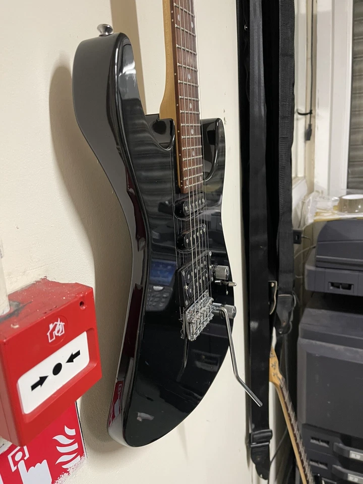 Vester Maniac? vintage? 1987? Strat Style electric rock guitar Black 6string 4/4 - Image 4 of 4