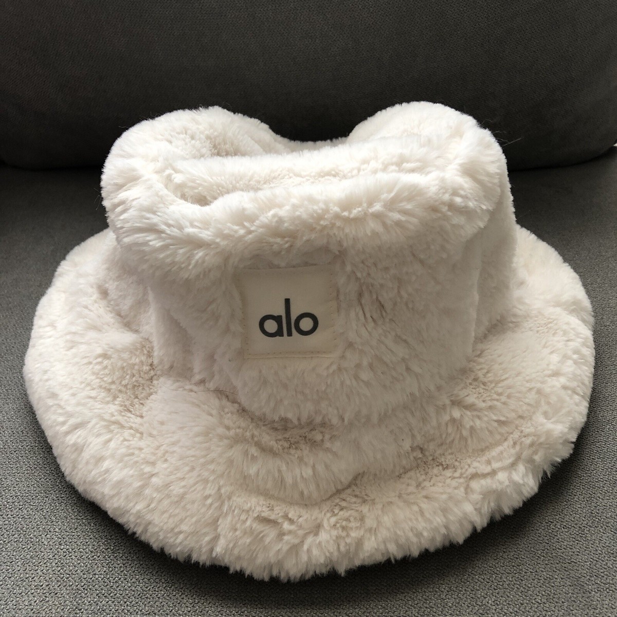 新品未使用⭐︎alo Faux Fur Polar Hat Faux Fur Bucket Hat - Black | ALO