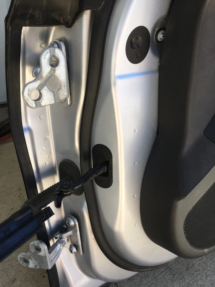 2016-2019 Jaguar XF Rear Left Driver Side Complete Door Assembly OEM - Image 2 of 4