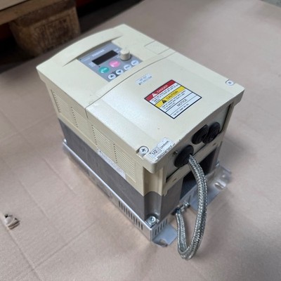 1x TOSHIBA TRANSISTOR INVERTER VFS7-2007PY-EU