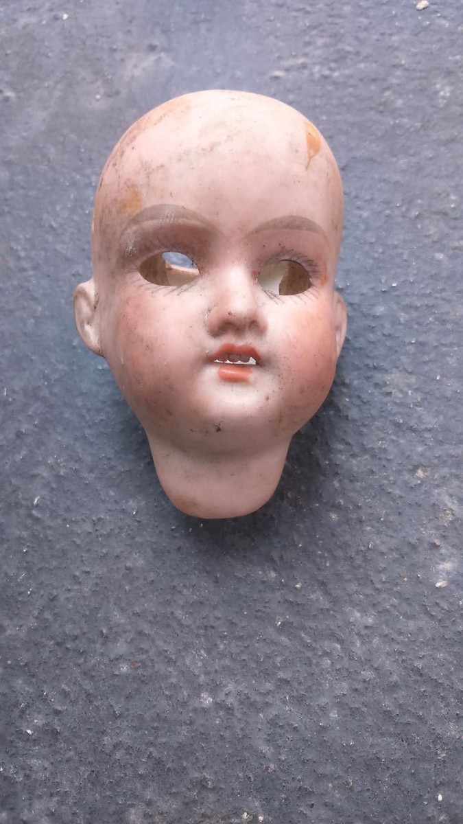 Ancienne petite tête de poupon miniature, tiny antique head doll poupée