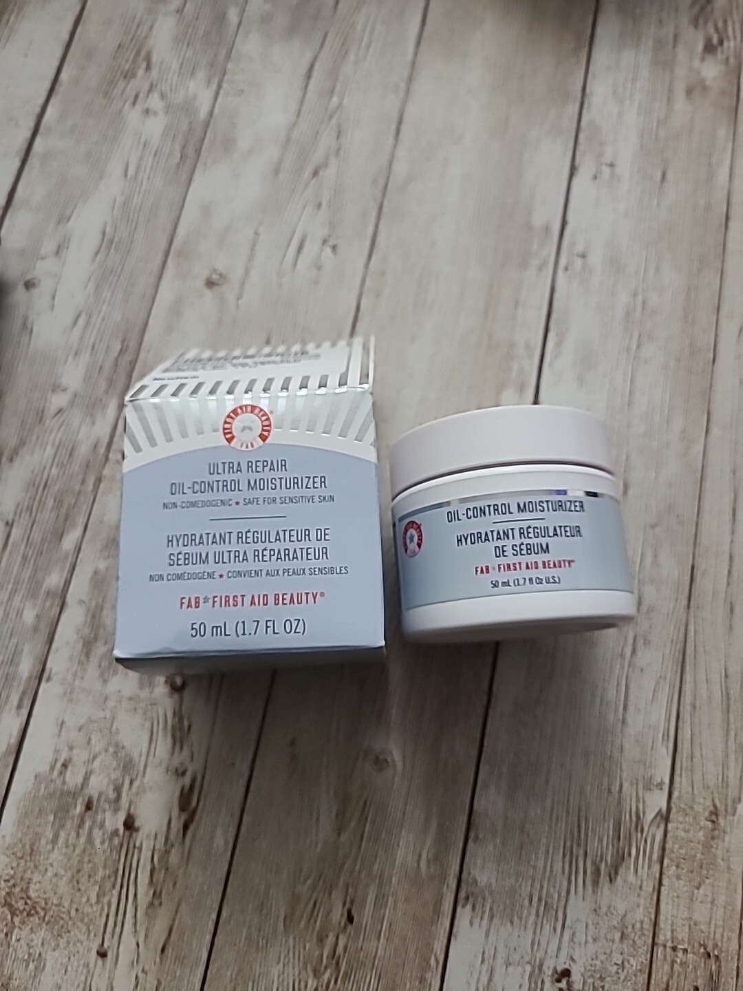 First Aid Beauty Ultra Repair Oil-Control Moisturizer ~ 1.7 Fl Oz [US SELLER]