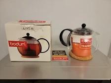 BODUM ASSAM TEA PRESS, BLACK, 34 OZ. *DISTRESSED PKG* NEW
