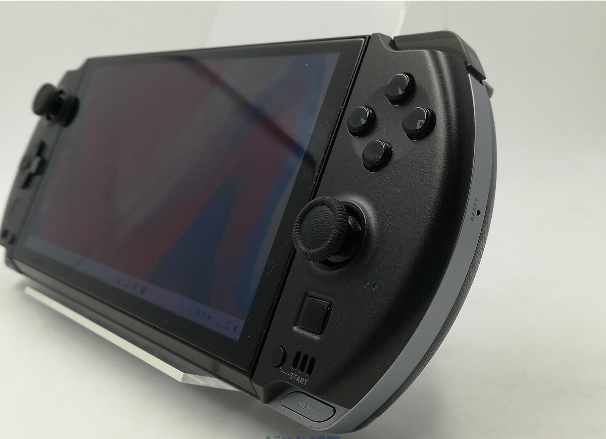 ミニPC GPD Win4 (6800U/32GB/1TB) ミニPC GPD Win4 (6800U/32GB/1TB) 小さいけどハイスペック。GPD
