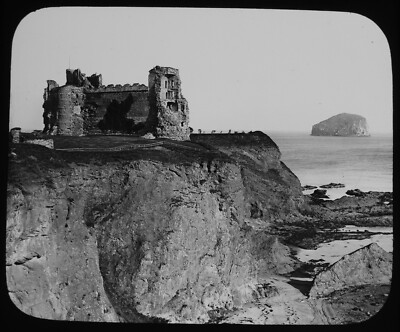 ANTIKES magisches Laternendia TANTALLON CASTLE UM 1890 ALTES FOTO SCHOTTISCHE KÜSTE