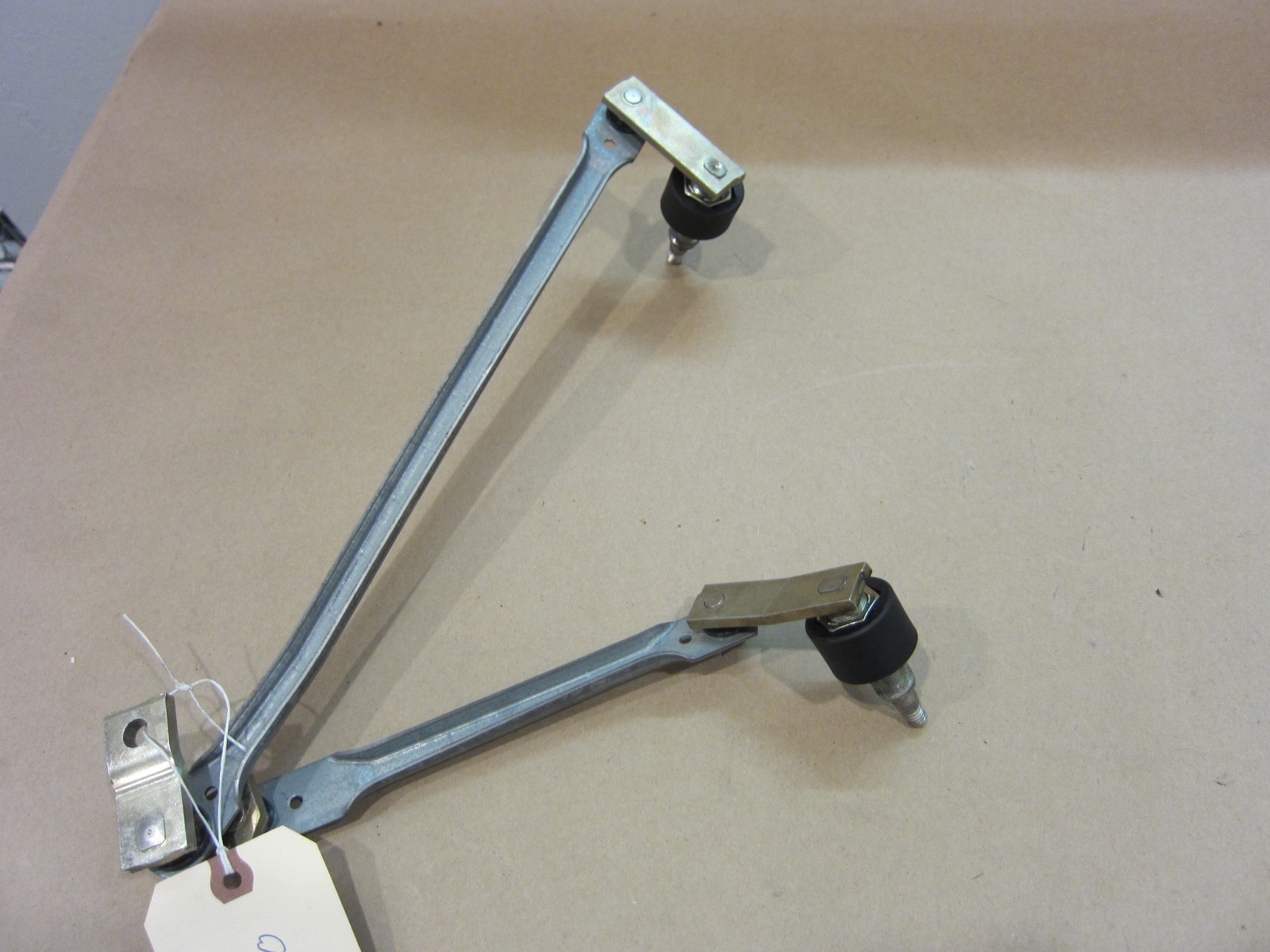 Ferrari 355,348 -Linkage For Windshield Wiper. Part# 62885800