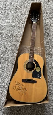 LeAnn Rimes Autographed Epiphone Acoustic Guitar   Original 2003 Curb/Asylum Box