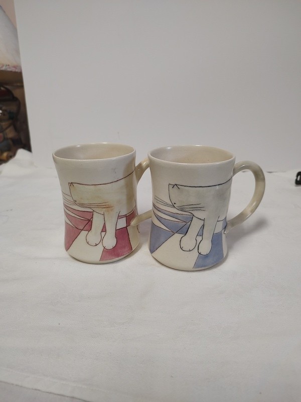 Set Of 2 Unique Vintage Cat Mugs Signed