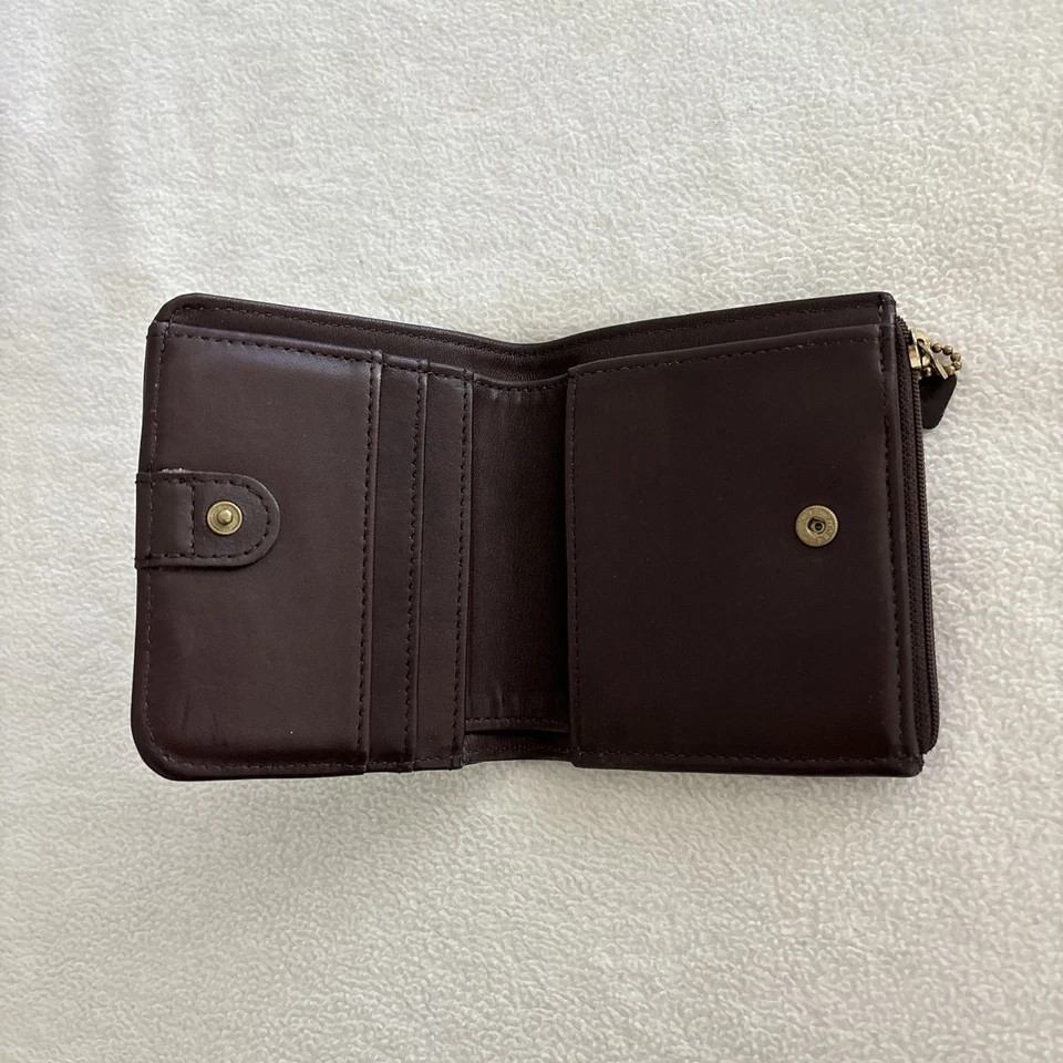 EXTREMELY RARE Coach 70s Brown Leather Wallet With Tag - Image 3 of 4