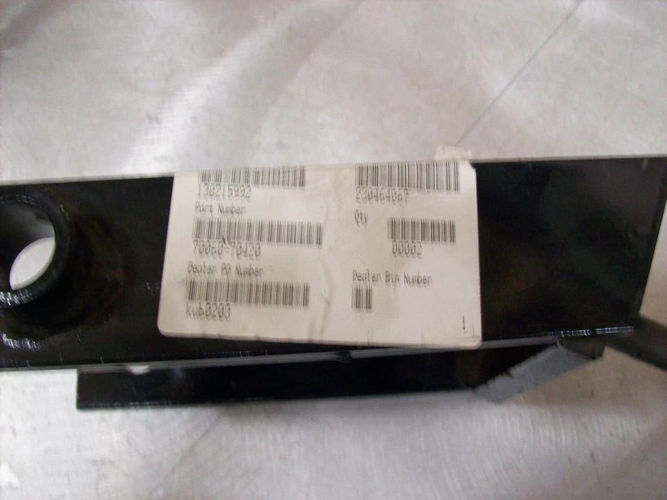 Suporte de roda Kubota original do fabricante NOS 70060-70420 - Imagem 3 de 3