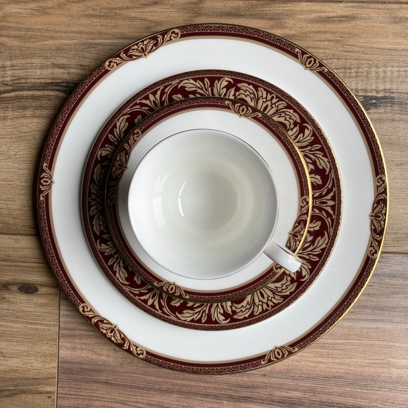 Royal Doulton Tennyson 4 Pc Place Setting