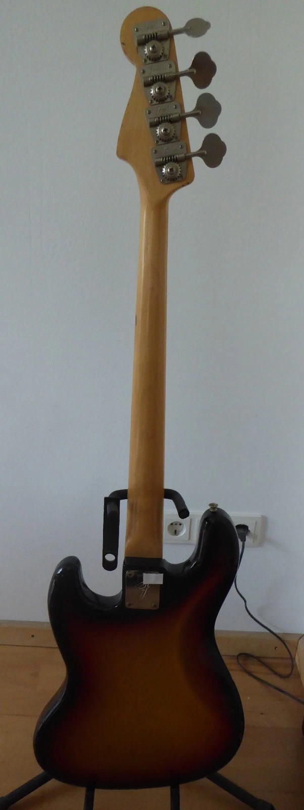 Picture 2 of 9