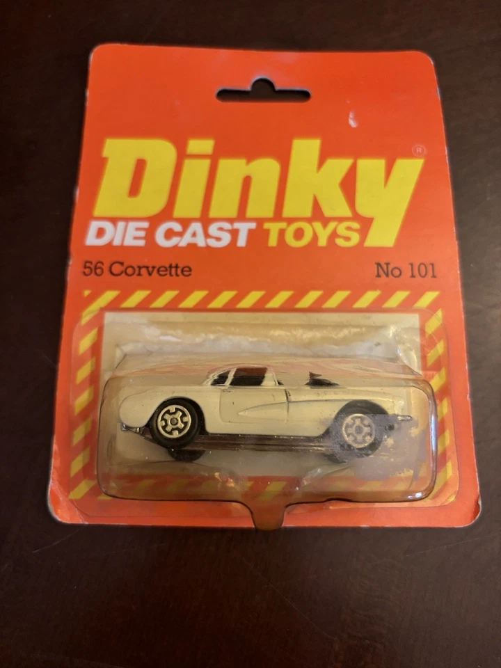 Chevy Corvette Dinky 1956 juguetes fundidos a presión #101 blanco y rojo Foto 3 de 4