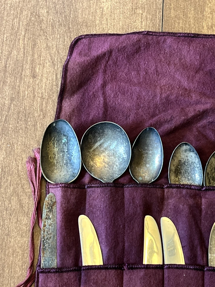 Estuche con soporte de tela roja mezclado para cubiertos plateado inoxidable (juego de 26) vintage Foto 2 de 4