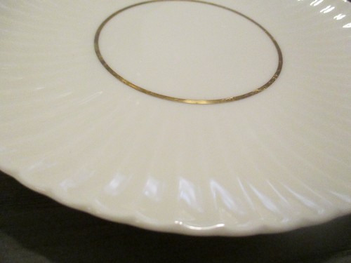 Set Of 4 Vintage Lenox RUTLEDGE Bread Plates 7” Ivory Bone China With Gold Trim - Picture 5 of 5