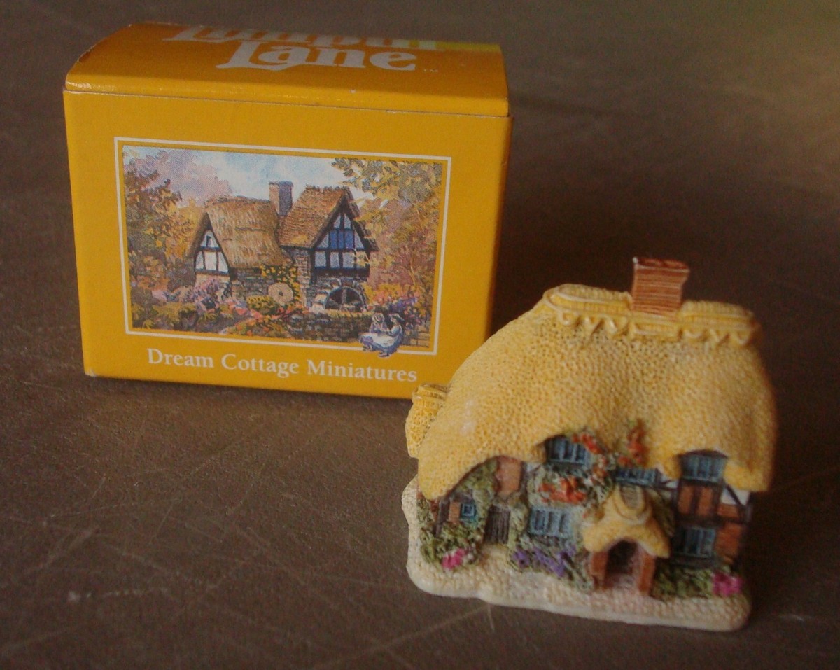 LILLIPUT LANE, HONEYSUCKLE COTTAGE, DREAM COTTAGE MINIATURES LILLIPUT LANE, HONEYSUCKLE COTTAGE, DREAM COTTAGE MINIATURES