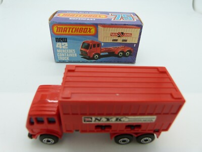 Matchbox Superfast 42 Mercedes Container Truck RED CRATE boxed
