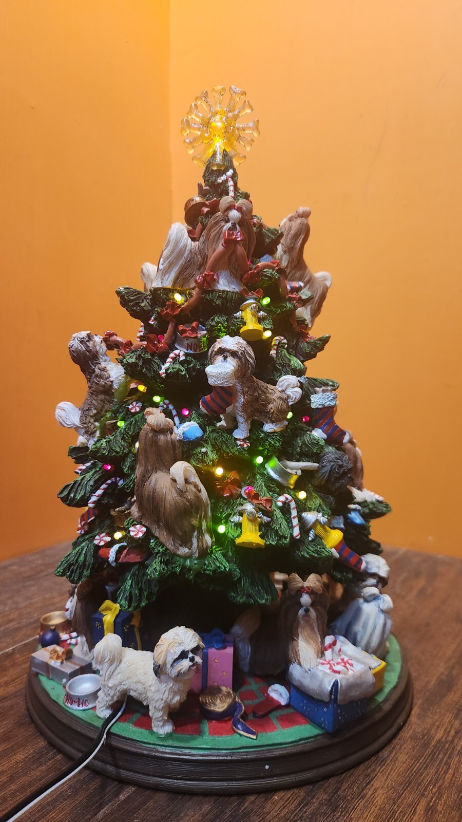 RARE Danbury Mint Shih Tzu Dog Puppy Christmas Tree Light Up Village