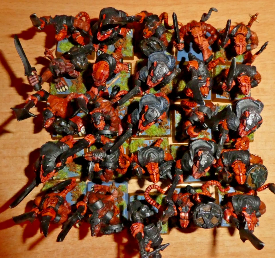 Warhammer: AoS: Skaven: Skaven Clanrats x25 PAINTED WITH TRAY - Image 4 of 4