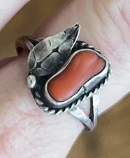 Vintage NATIVE AMERICAN Navajo STERLING SILVER Coral Leaf RING Size 7 Unsigned