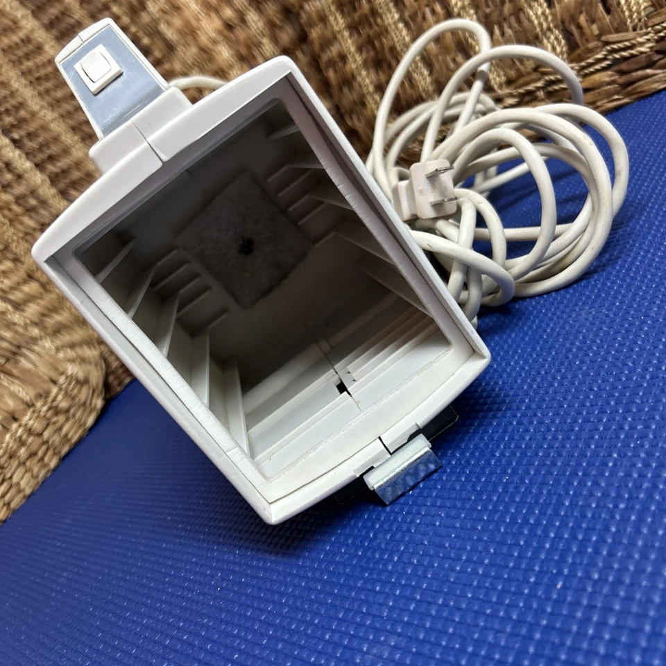 Oreck XL BB-280-A Portable Handheld Canister Vacuum ONLY - NO FRONT DOOR - Image 3 of 4