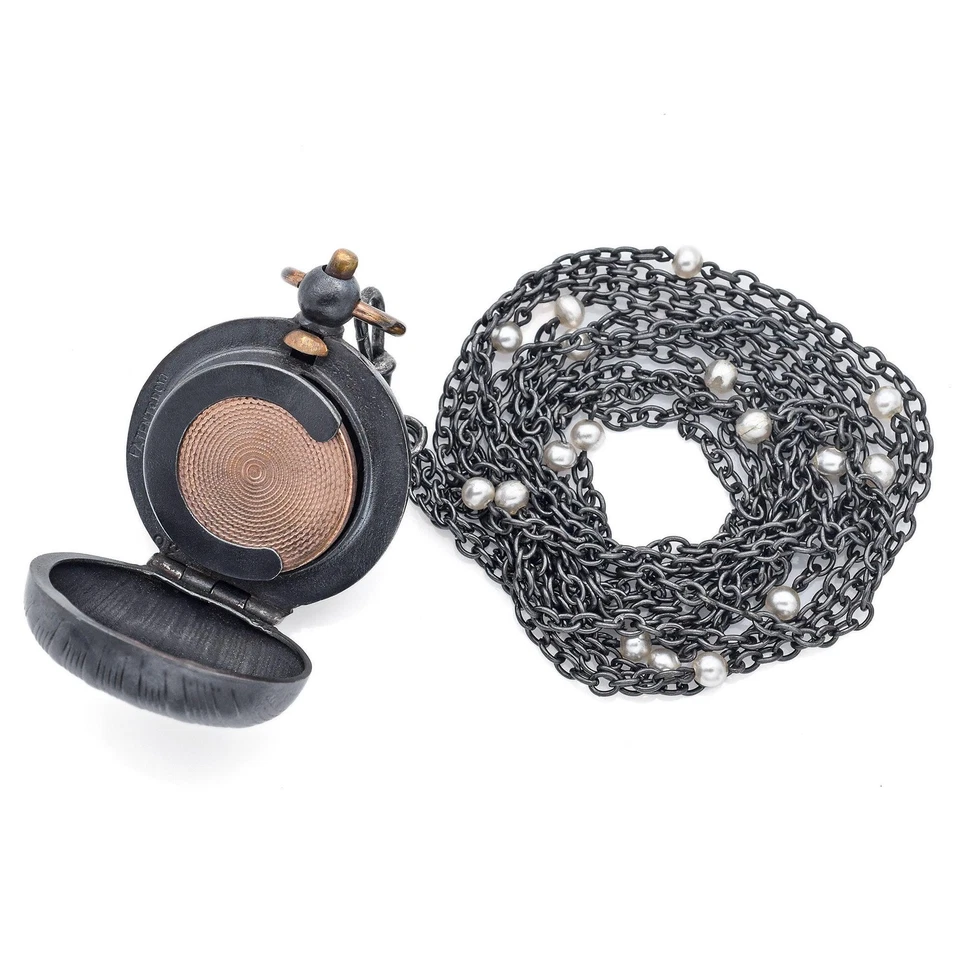 Antiguo colgante medallón porta monedas lleno de oro con cadena extraíble Foto 4 de 4