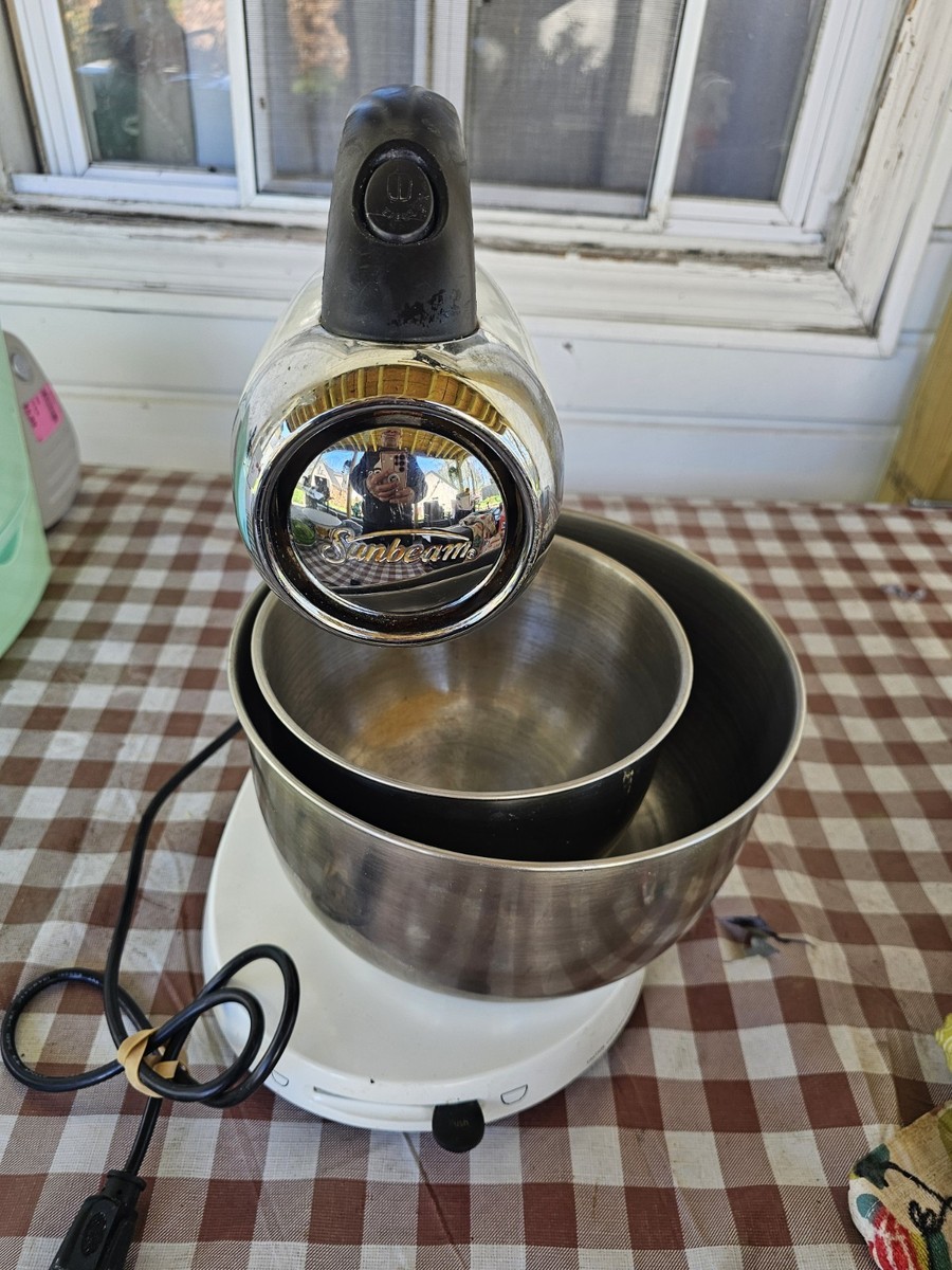 Vtg Sunbeam Mixmaster Heritage Series Stand Mixer 2350 2 Bowls No