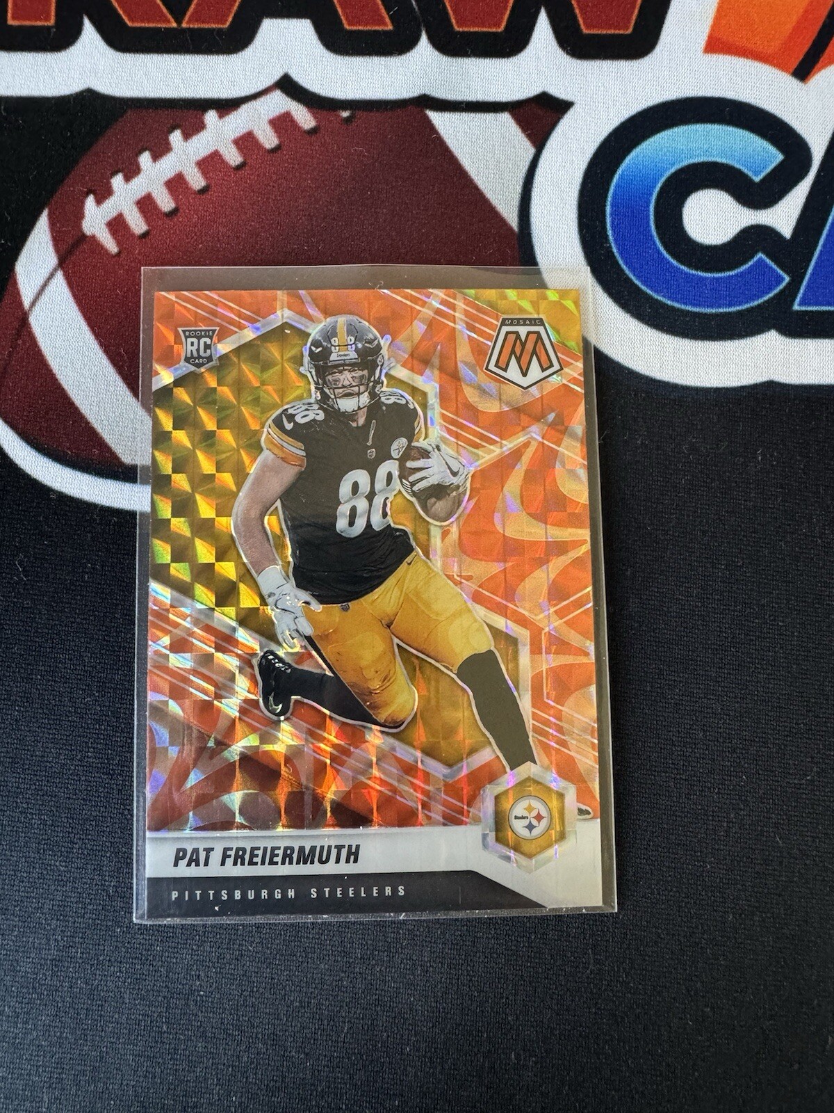 2021 Panini Mosaic #332 Pat Freiermuth Prizm Reactive Orange RC