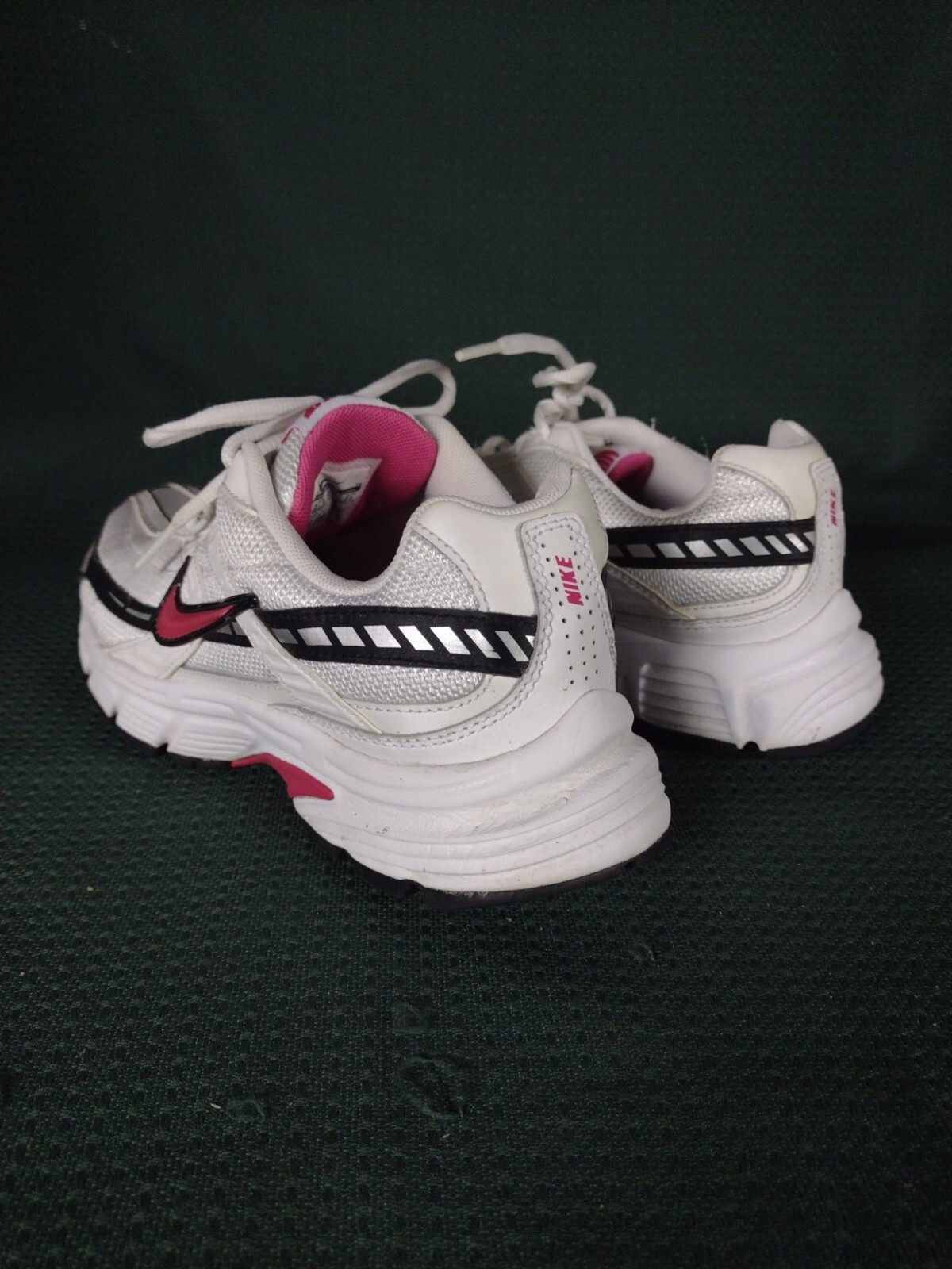 nike initiator women's pink