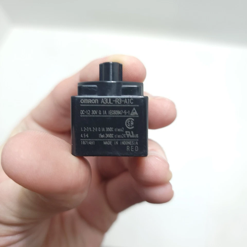 Interruptor de botón Omron A3UL-TBR-3A1C-M rojo redondo meseta iluminado SPDT 22 mm Foto 4 de 4