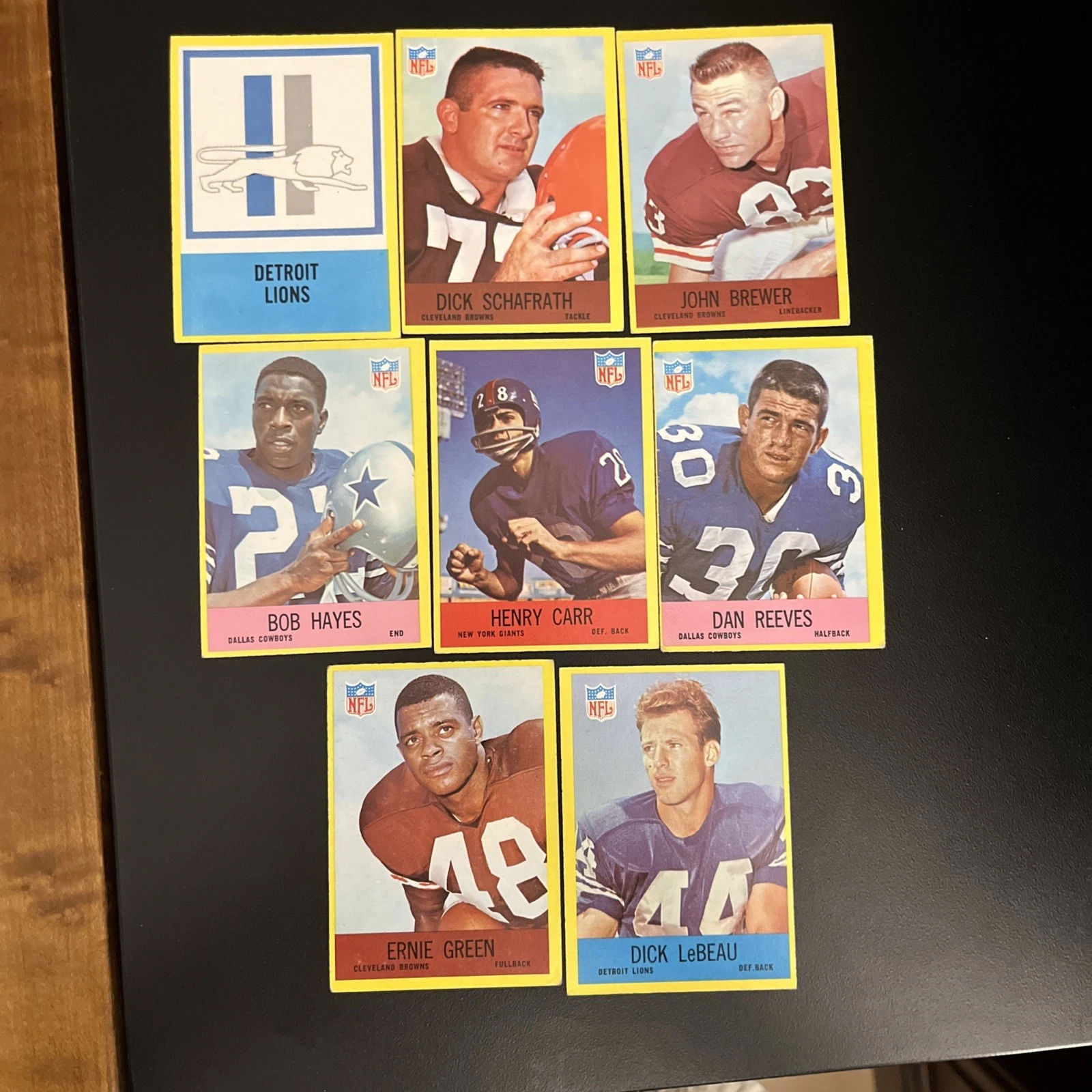1967 Philadelphia Football Lot Of Eight Cards, Including Bob Hayes & Dan Reeves