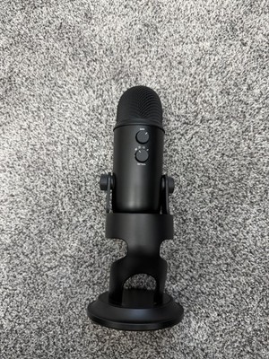 Blue Yeti Professional Multi-Pattern USB Condenser Microphone - Blackout