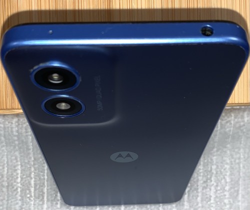 Motorola Moto G Play 2024 64 Go - Bleu saphir débloqué XT2413-2 excellent état - Photo 3 sur 20