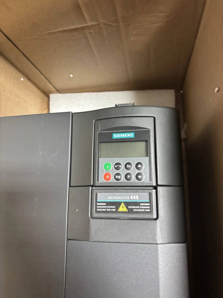 Siemens 6SE6440-2UD31-5DA1 6SE6 440-2UD31-5DA1 MICROMASTER 440 15kW AC Drive - Image 2 of 3