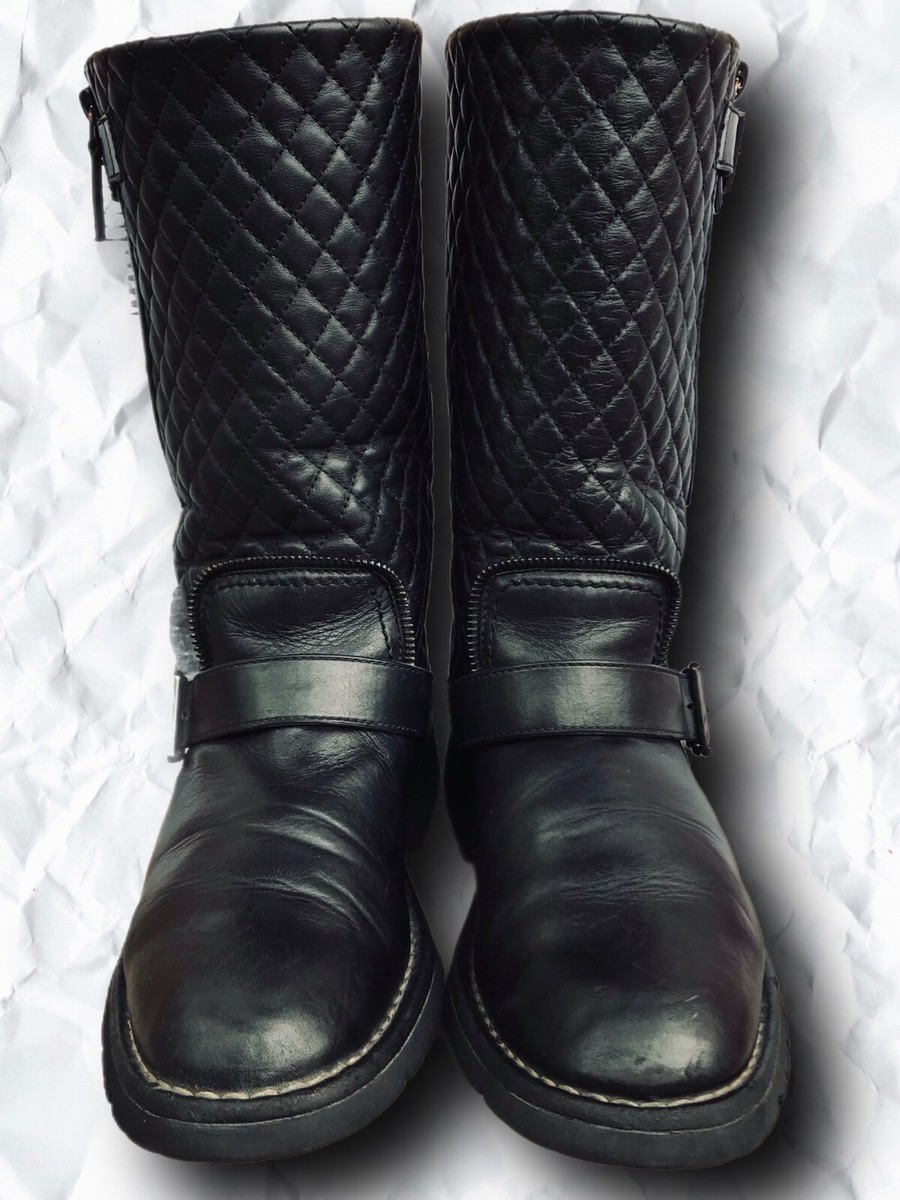 CHANEL エンジニア バイカーデザイン ブーツ CHANEL Leather Quilted Motorcycle CC Logo Side Zip Mid Biker