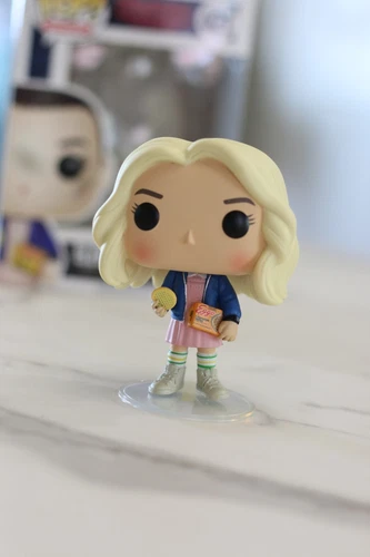 Rare Funko Pop! #421 Stranger Things - Eleven with Eggos CHASE Figure NIB