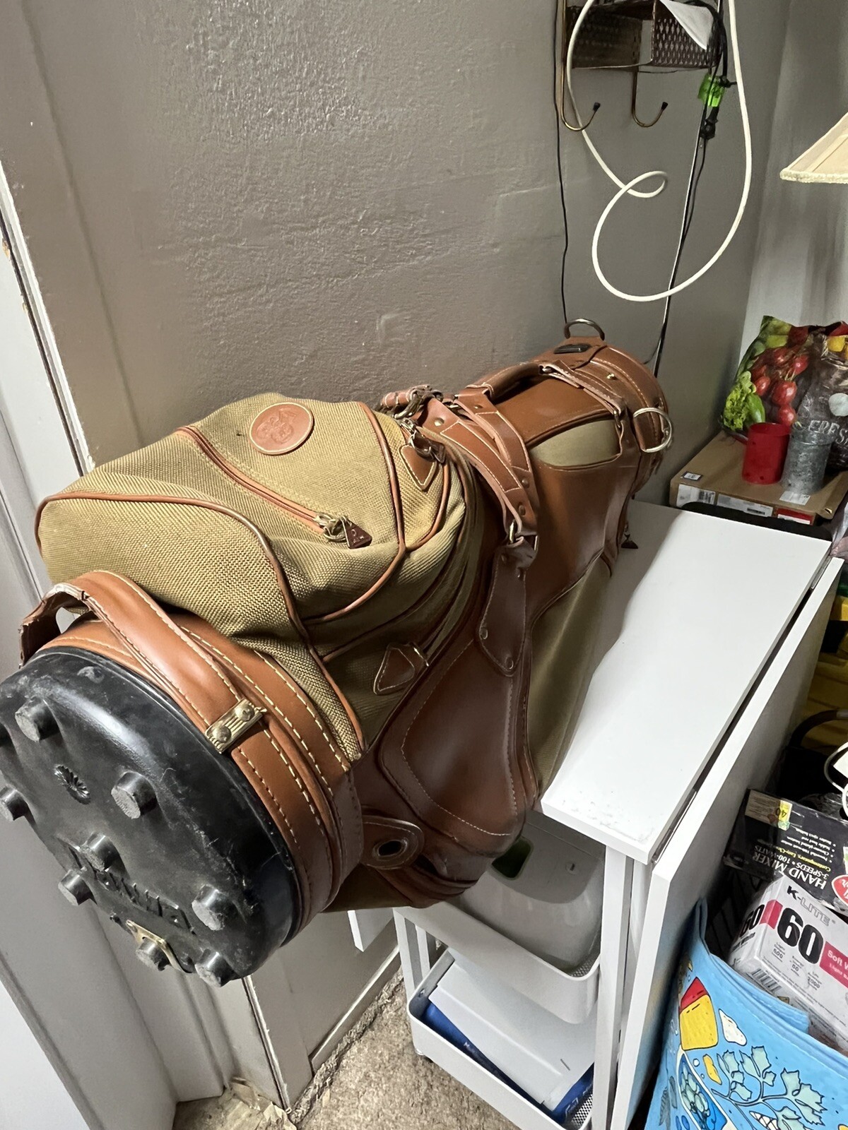 Daiwa 6-Way Divider Cart Golf Bag Tan Leather and Rain Cover w/ Several Pockets!