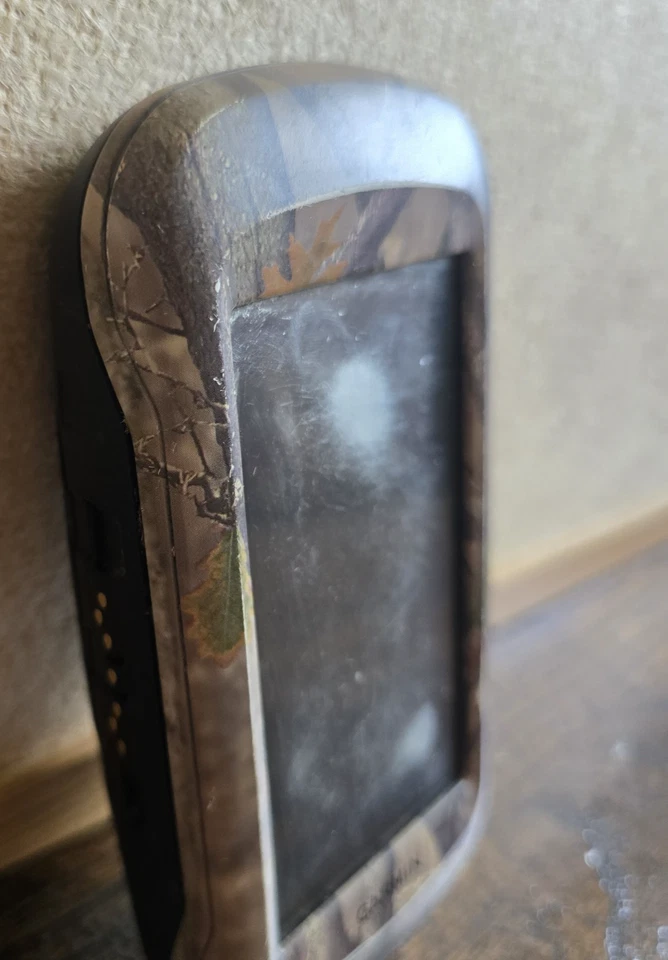 Garmin Montana 610t Handheld GPS with TOPO Maps & Touchscreen - Image 2 of 4