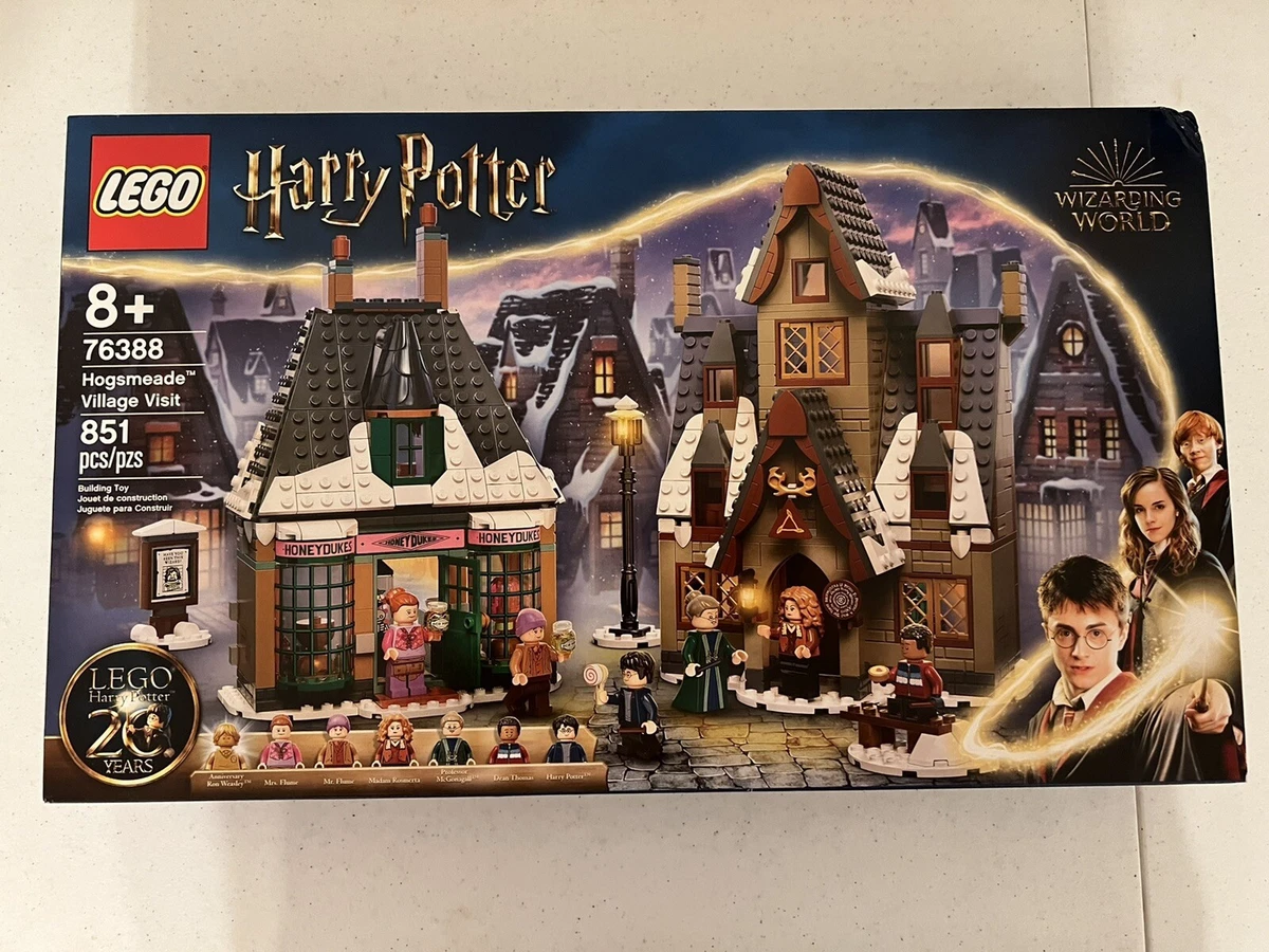 LEGO Harry Potter 76388 Visita al Villaggio Di Hogsmeade, 2 Case Giocattolo  e 6 Minifigure, Giochi per Bambini da 8 Anni LEGO 2021