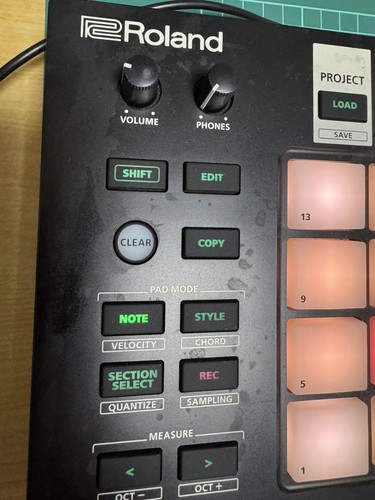 Roland VERSELAB MV-1 Production Workstation Groovebox Sequencer Tested - Picture 4 of 5