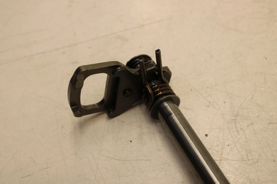 01-03 SUZUKI GSXR 600 OEM PALANCA DE CAMBIOS EJE Foto 2 de 4