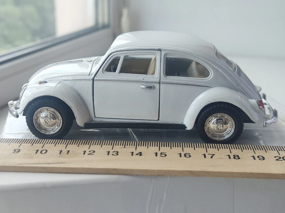Kinsmart Volkswagen Classical Beetle 1967 auto pressofusa, auto d'epoca retrò - Immagine 3 di 4
