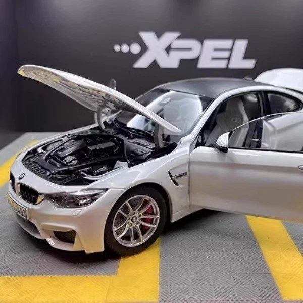 Paragon 1:18 BMW M4 F82 BMW Alloy Fully Open Car Model Collection Gift - Image 2 of 4