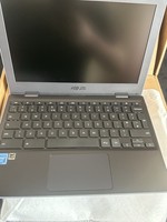 Selling an ASUS Chromebook Shipping available local pickup Price negotiable