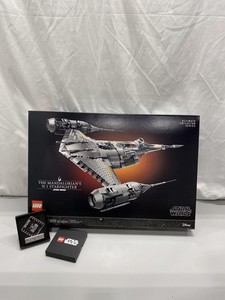 LEGO Star Wars: The Mandalorian N-1 Starfighter 75442 W/ Grogu Display