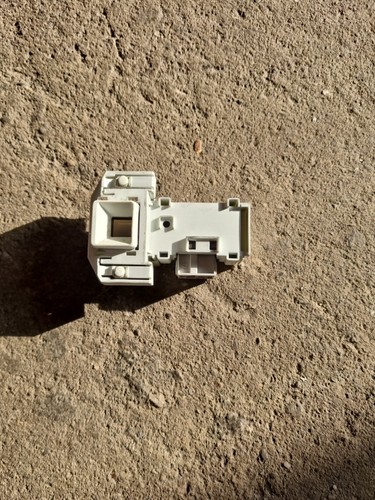 WASCHMASCHINE SIEMENS E 14.32  WM14E320/19 Türschloss Türverriegelung 9000211327