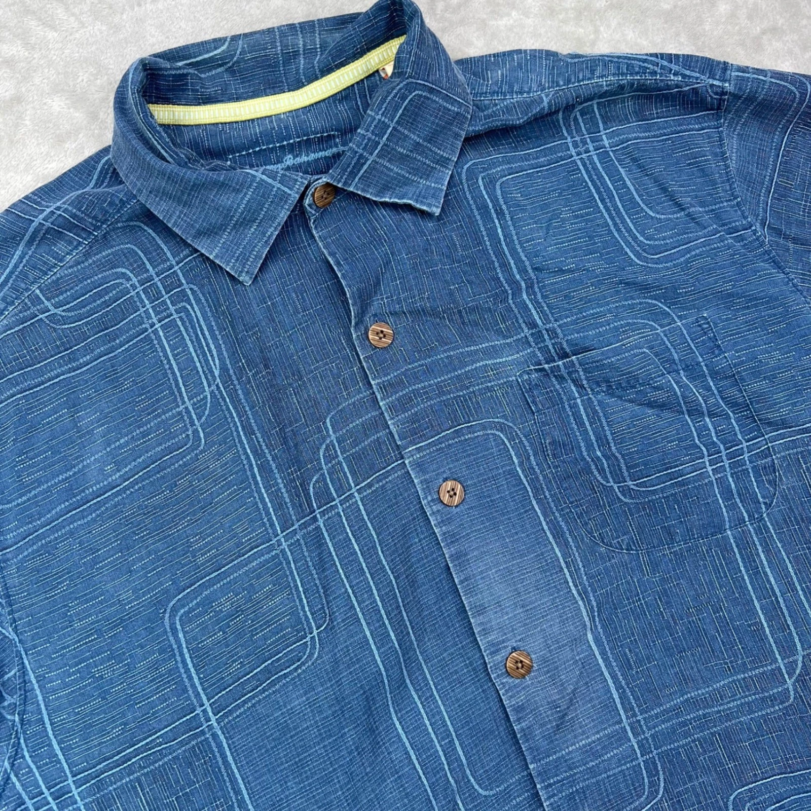 Tommy Bahama Camp Shirt Mens Medium Blue Geometric 100% Silk Short Sleeve Button
Opens in a new wind