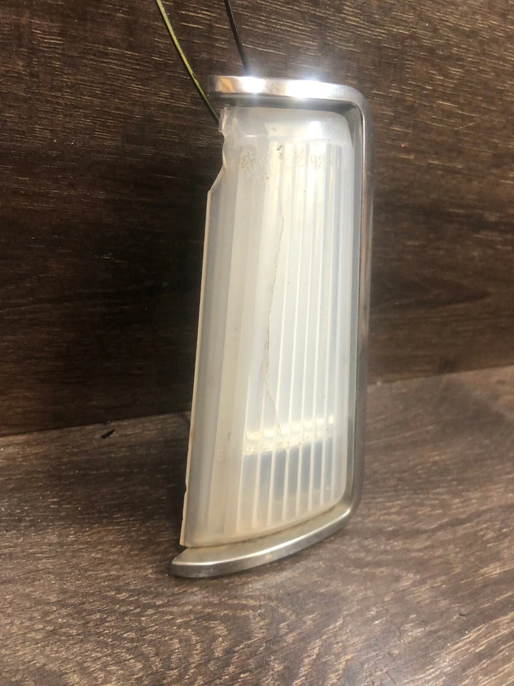 Dodge Caravan, Plymouth Voyager, 1987, 1988, 1989, 1990, левосторонний фонарь - Изображение 3 из 4