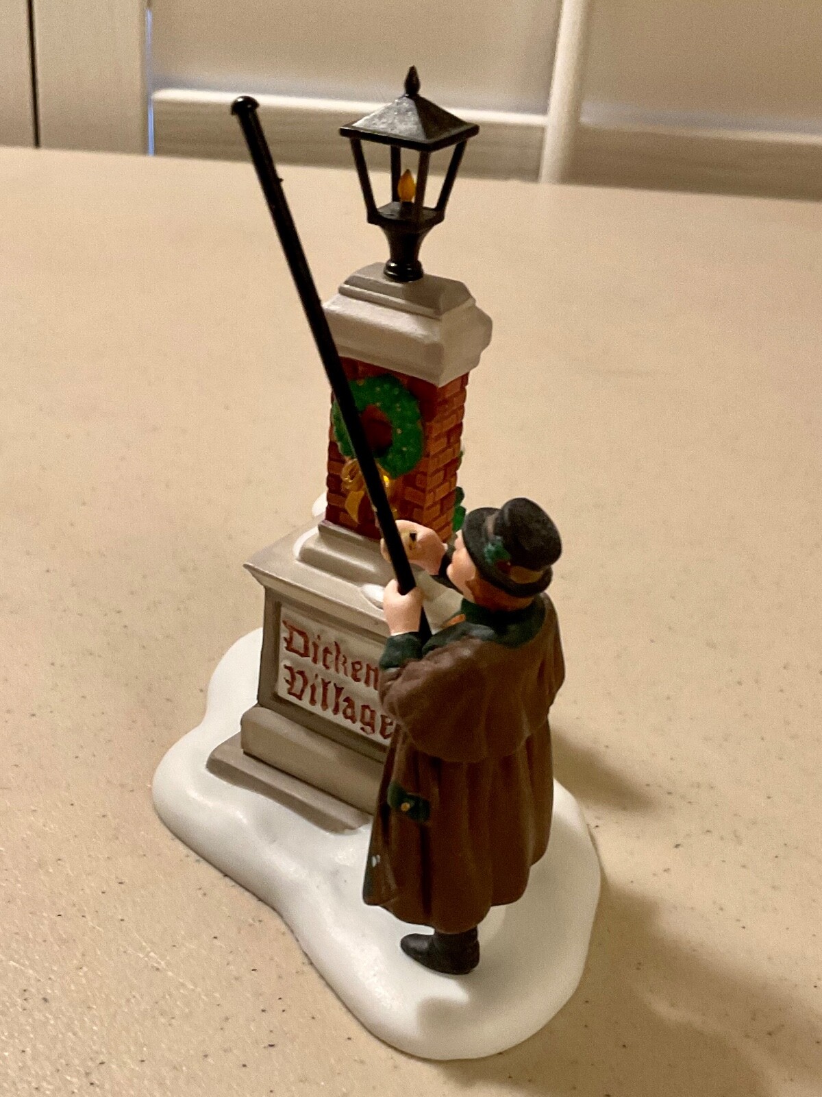 Department 56 "Ye Olde Lamplighter Dickens Village Sign 58393 w/box