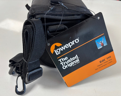 Lowepro Edit 110 Camera Bag - Black - BRAND NEW w. TAGS - Small Padded Case